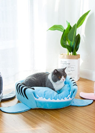 Cozy Shark Pet Bed for Small Dogs and Cats - Dual-Purpose Warm and Stylish Design